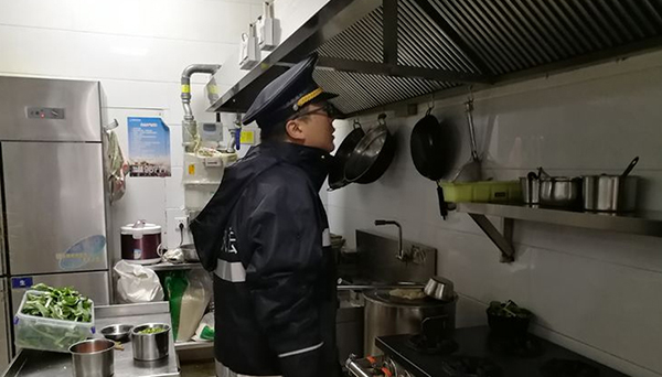 餐飲業(yè)油煙凈化器清理